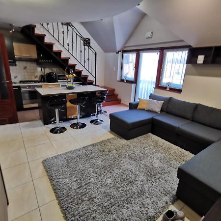 Galery Apartman Gyula Zewnętrze zdjęcie