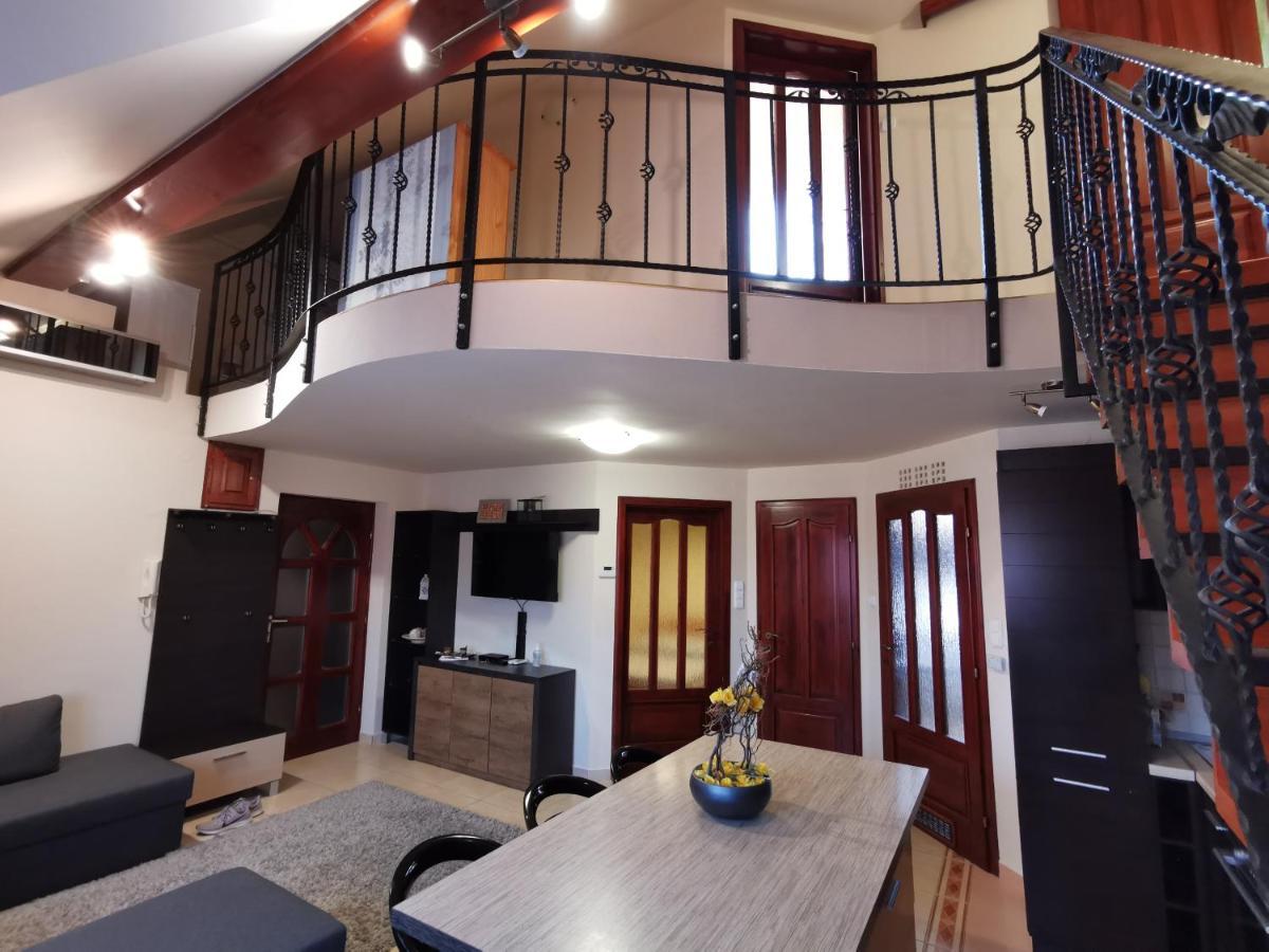 Galery Apartman Gyula Zewnętrze zdjęcie