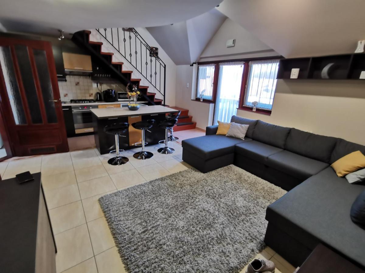 Galery Apartman Gyula Zewnętrze zdjęcie