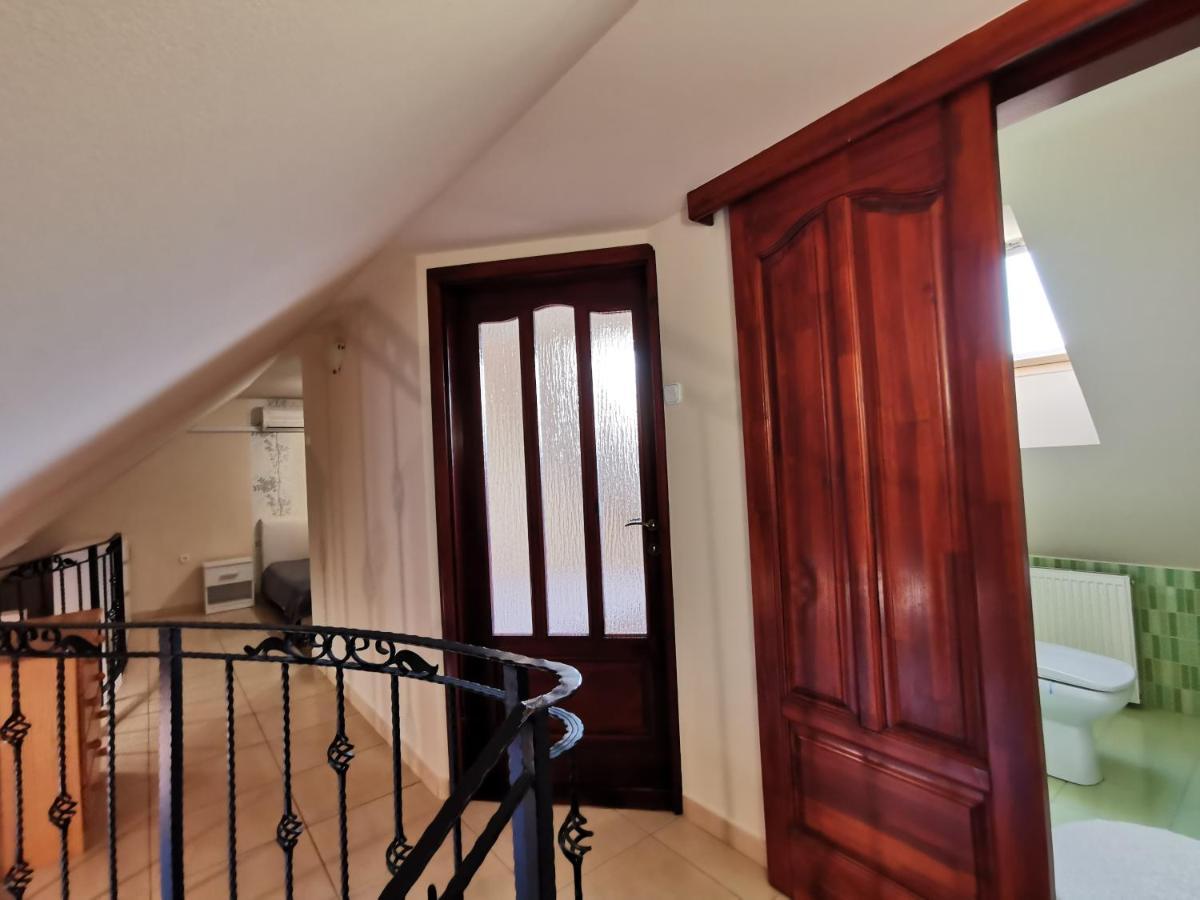 Galery Apartman Gyula Zewnętrze zdjęcie